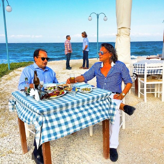 Τραπέζι από τον Ηλία Ψινάκη στον Χρήστο Σπίρτζη